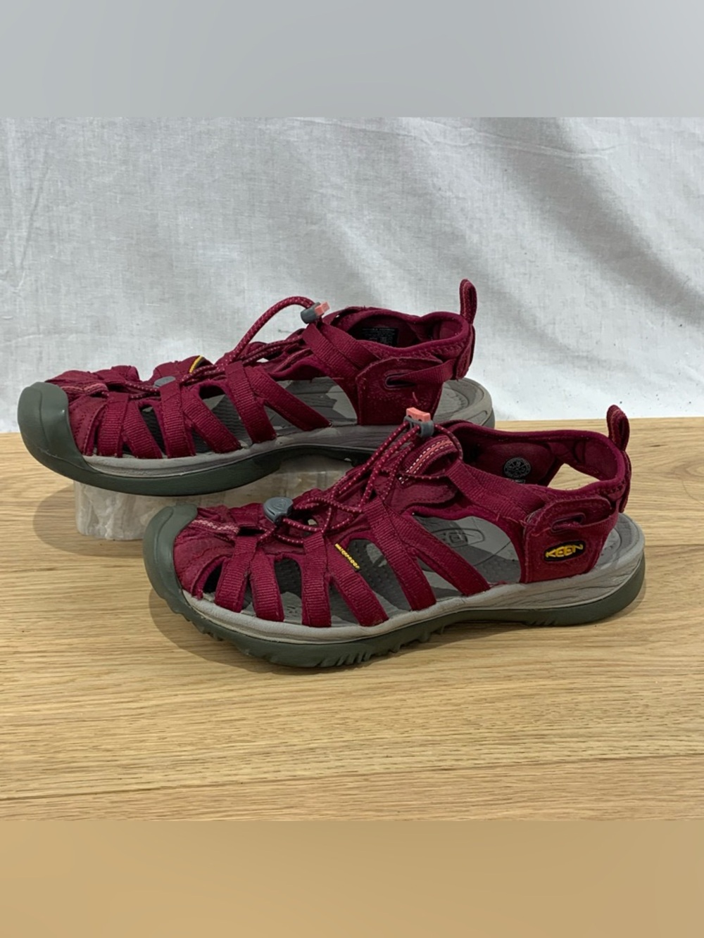 Keen Whisper Womens Size 10 Sport Sandals Waterproof Beet Red